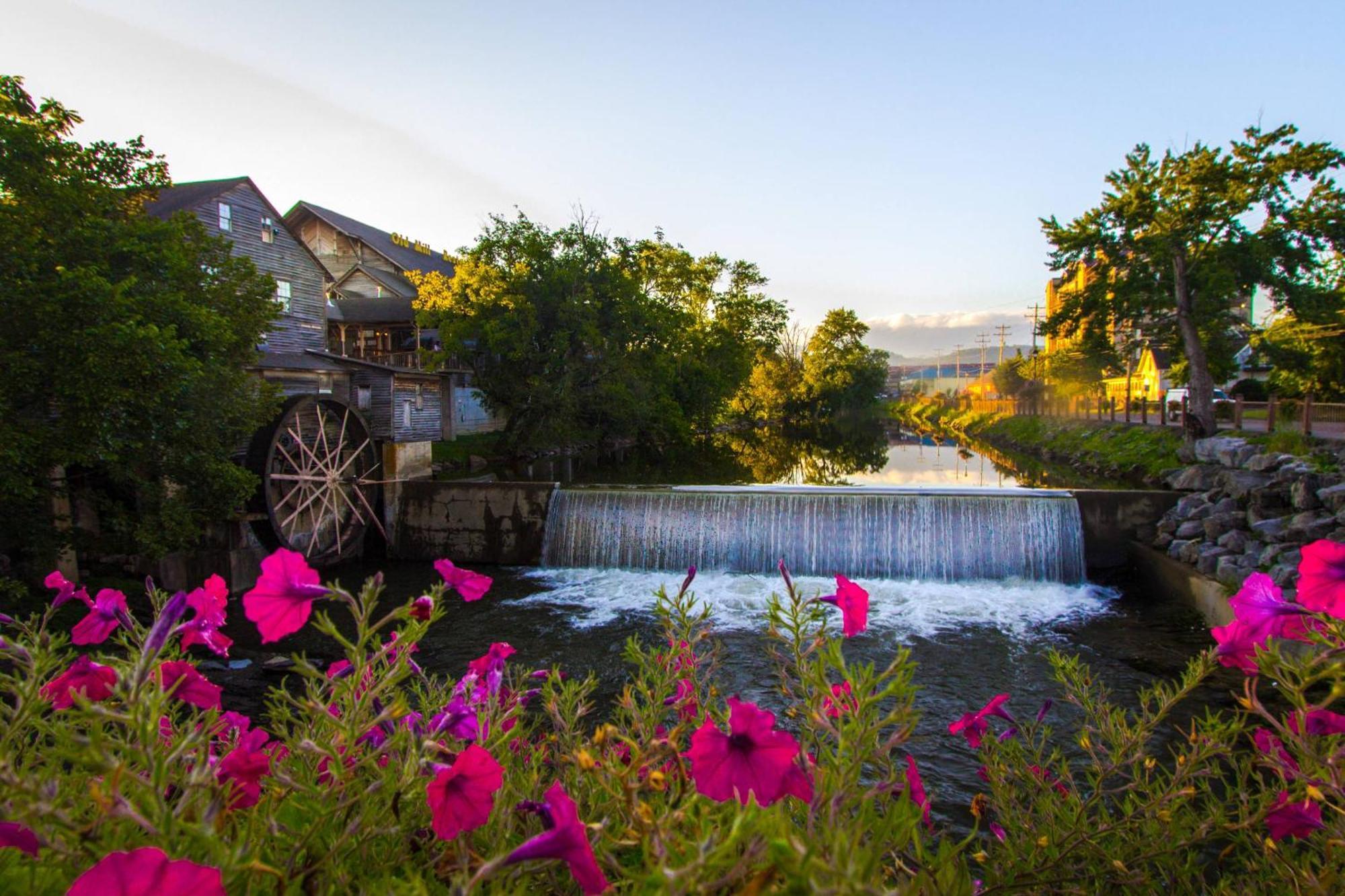 Hidden Hollow Pigeon Forge Εξωτερικό φωτογραφία